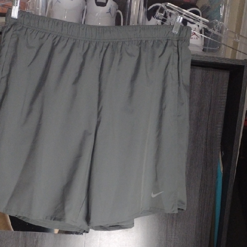 Nike Men's Gray Shorts